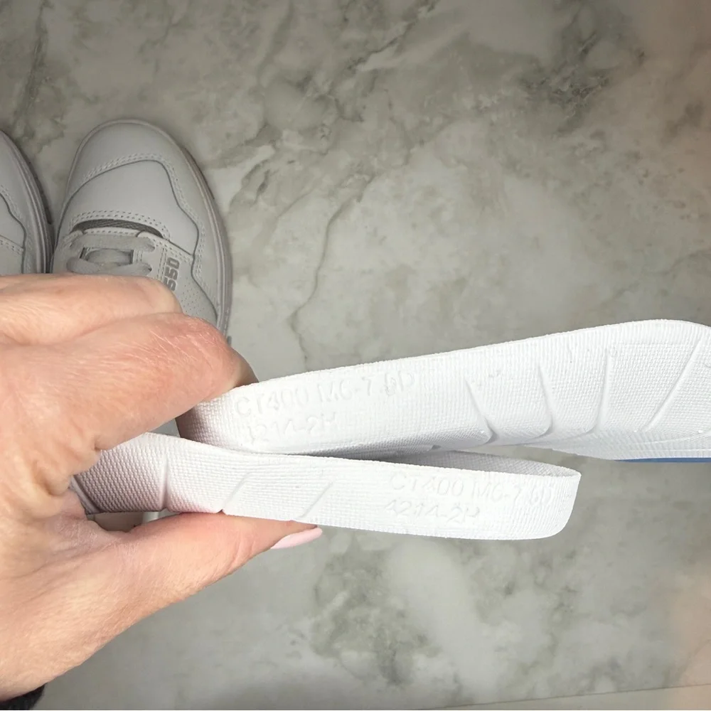 New Balance | 550 Sneakers | White & Grey Leather | Size M7 W8.5
